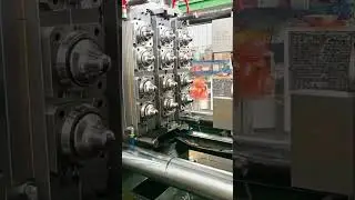 Injection mold with multiple cavities in the production of transparent products #injectionmold #mold