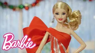 @Barbie | Holiday Barbie Gets into the Christmas Spirit