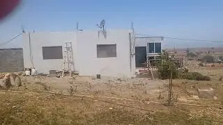 همزة منزل 🏡90متر على ارض محفظة 2500 فيها جميع انواع الغرس تمن 23مليون  0642879623