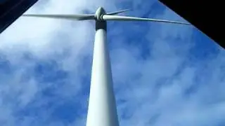 wind turbine blades bend