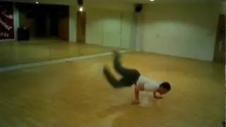 nozza breakdancing