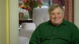 Why The Democrats Have Gone Crazy Left!Dick Morris TV: Lunch ALERT!