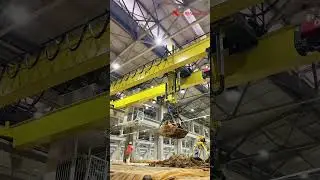 Double beam grab crane used in brewing workshop #shortsvideo #overheadcrane #grab