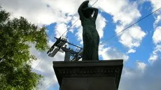 ESTATUA HOMENAJE (BARCELONA ESPA&Ntilde;A)