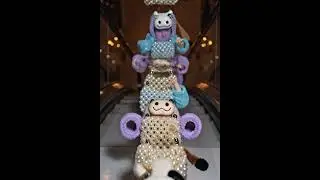 Relaxing ASMR Loop | Pastel Beaded Bags on Escalator (Macro 4K)