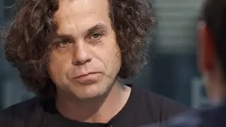 Jsem závislý na rychlosti. Když odezní blízkost smrti, uvědomíte si ten pocit štěstí, říká Holán