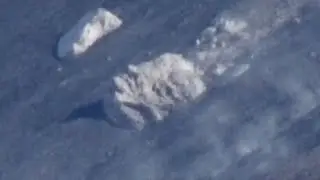 MERAPI ERUPSI LAVA BEKU MENGENDAP DI PUNCAK, Batu Stupa Masih Kokoh