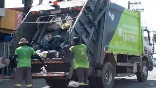 Coletores de Lixo Trabalhando no Jardim Europa Suzano #122