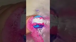 THE MOST GLITTERY BATH BOMB  | LUSH MAGICIAN BATH BOMB 🪄