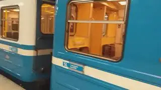 C6 Tunnelbana Med Ledarvagn 2676 Anländer Och Lämnar Liljeholmen Mot Mörby Centrum.
