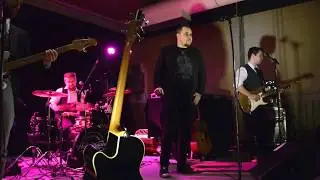 Helminauha -Tummansininen Sävel
