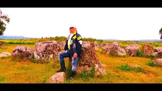 PUJ NRAUJ CUAV TE HA LUS THAAM PEM TE THAAM LE NUAV LEEJ TWS SAB MUAS TE RAUG DLAAG