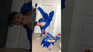 Sonic Pose IRL🔥🔥🔥#sonic #sonicthehedgehog #soniccosplay #cosplay #cartoon #irl  #blue #sonicedit
