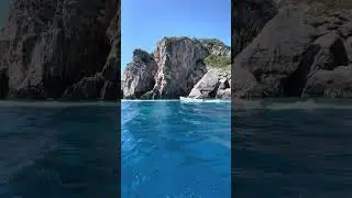 Renting a boat 🚤 in Corfu is a MUST when you are visiting island for a week! You can visit lots of b
