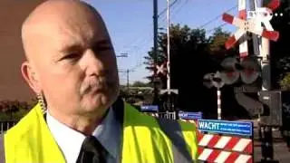 Jongeren gewaarschuwd voor gevaren spoorwegovergang