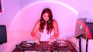 The ENERGY in this DJ set is out of this world!!!