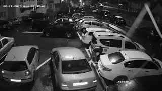 Un barbat sparge rotile mai multor masini parcate in Cluj 13 februarie 2019 Dej24.ro