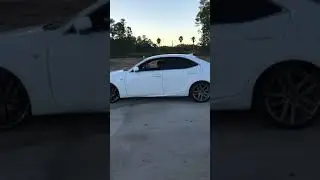 Lexus IS Fsport donuts