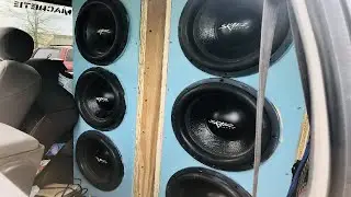 6 Skar Audio SVR 12s on 2 Sundown SFB 5000 watt Amps!