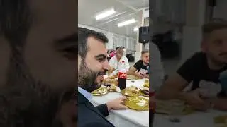 עמנואל שלום בקטע שהוא בית ספר למוסיקה