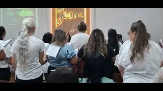 Irmas do Circulo de oração louvando Joinville 