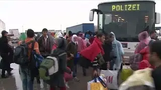 Growing flood of refugees arrive in Western Europe