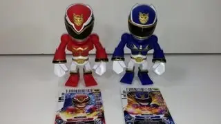 Review: Tokyo Vinyl Red & Blue Ranger Figures (Power Rangers Megaforce)