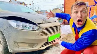 Mr. Joe found Ford Focus with Broken Hood 13+