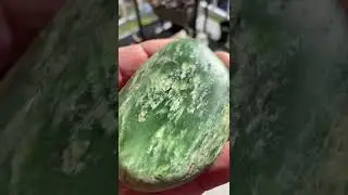 🍏 Apple Green #jade #stone Rock of the Day #shorts #minerals  #jadeite