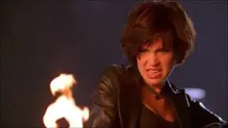 Helena Kyle Huntress 2002 fight scene