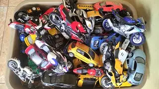 Box Full Of Diecast Cars 1/32 And Motorcycles 1/12 1/18 Welly, Kinsmart, Maisto,  Newray, Bburago