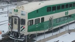 (Old Cab Car) GO 3960 (Kitchener Express) - 627 With 256 In Toronto Ontario 