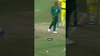 Never seen that before 🤔 #AUSvSA