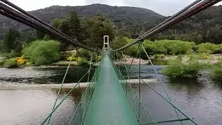 Uno de los lugares más lindos de LAGO PUELO es la #pasarela del RIO AZUL #primavera 2025 #argentina 