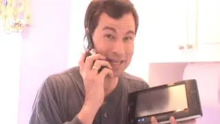 David Pogue reviews the UMPC (Ultra Mobile PC) (NY Times)