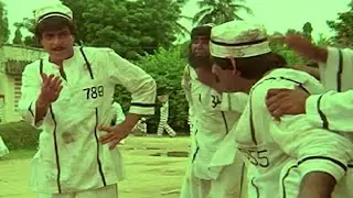 Gende Mujhse Massaage Karwayega - Jeetendra Double Role Jabardast Jail Scene - Mawaali Action Part 2