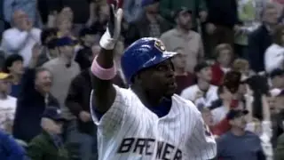 NYM@MIL: Hall delivers walk-off homer on Mother's Day