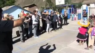 We sing to kids