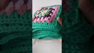 Granny square and triangle top 💚💗 #crochet #crochettutorial