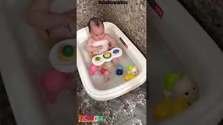 How Can I Make My Baby's Bath Time Enjoyable? Baby Bath Toys Are the Key!#Shorts