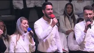 Я склоняюсь на Голгофе