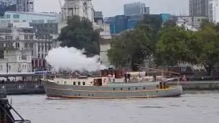 Steamship George Stephenson Whistling - Tower of London