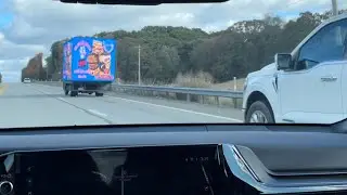 &ldquo;most&rdquo; DISTRACTING TRUCK ever!!(what insurance company approved that)