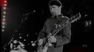 U2 - Love is Blindness / Larry j & The Edge 😘 in the guitar solo from ZOO