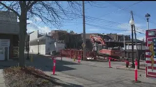 Nearby businesses closed after building collapses in downtown Salem