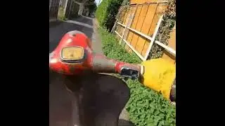 Vespa Douglas 152l2 running in bgm 187