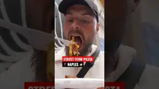 What and Where to Eat in Naples - Italian Food 🇮🇹 #shorts