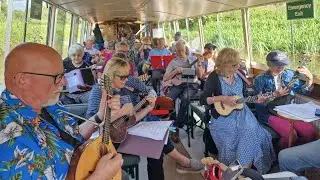 Hendred Ukulele Group (HUG) boat trip down the Kennet and Avon Canal