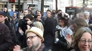 15.O 15.00 International Clapping in #occupyamsterdam