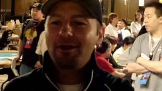 RSPOKER negreanu dando autografos wsop 2009